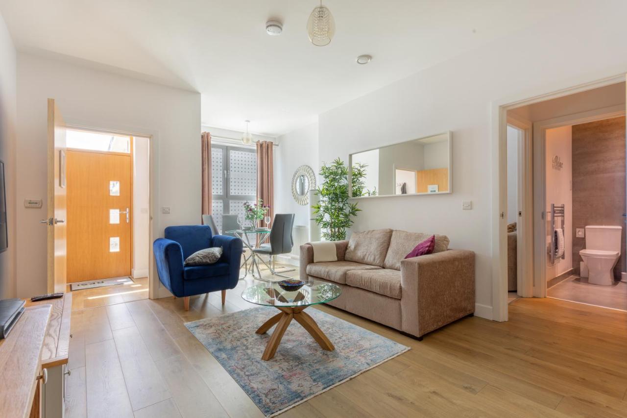 1 Bed Apartment - Redhill Central, Surrey, Gatwick #3 Экстерьер фото