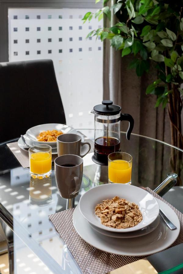 1 Bed Apartment - Redhill Central, Surrey, Gatwick #3 Экстерьер фото